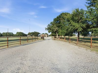 4711 S Highway 281