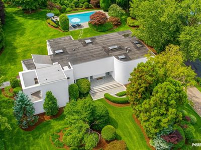 44 Adams Dr