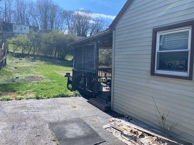 1018 Beechwood Dr SW