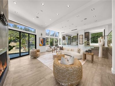 6358 La Rocha Dr