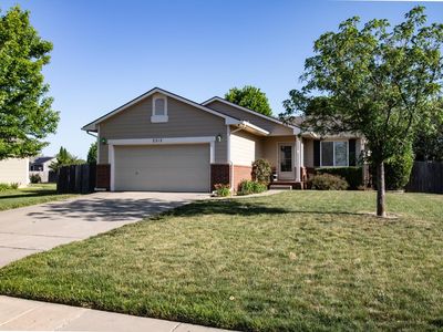 2212 E Carriage Dr