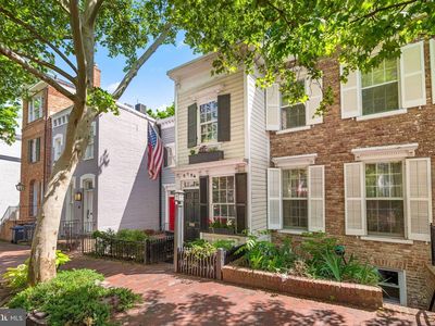 2726 P St NW