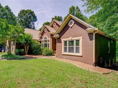 600 Springharbor Dr