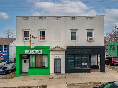 5518-5520 E Truman Rd