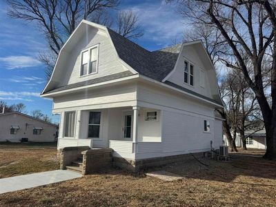 211 Putnam Ave