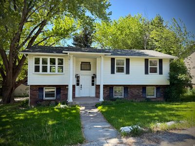 2115 N Fruitland Dr E