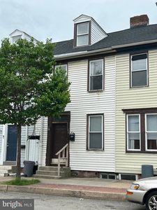 140 S Penn St