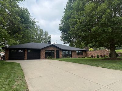 1004 E Eldora Ave