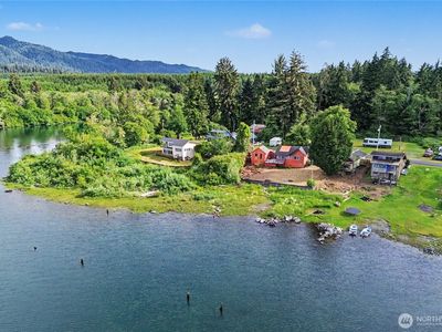 60 Lake Drive N