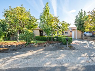 Property at 3415 Sunset Dr, Redding, CA