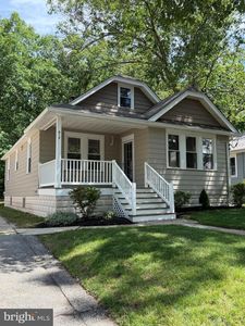 512 Farragut Ave