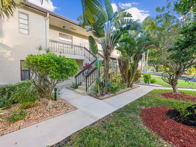 8305 Casa Del Lago #F