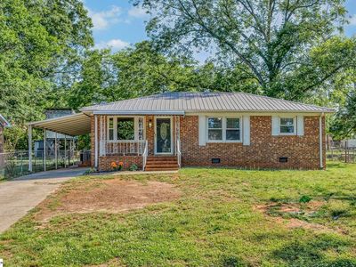109 Center Dr