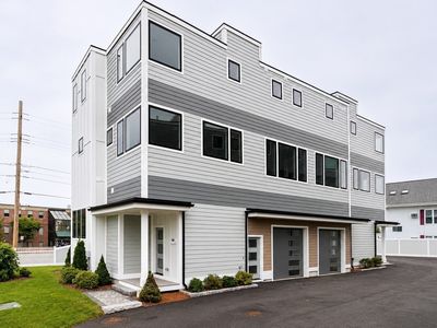 312 Newton St #1