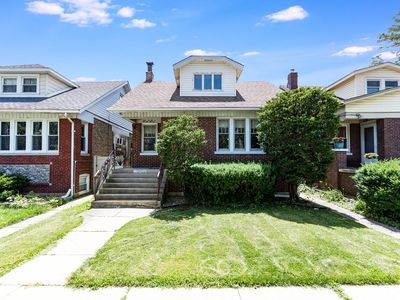 5351 W Waveland Ave