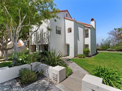 16130 Avenida Venusto