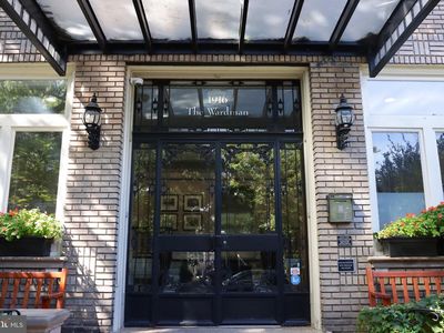 1916 17th St NW APT 208