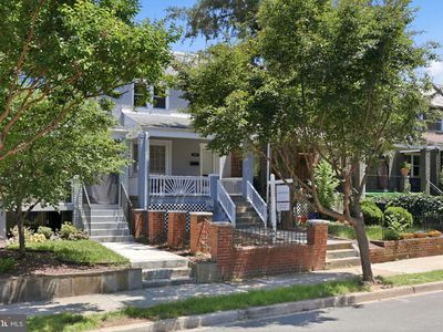 329 18th Pl NE