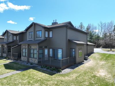 922 Railroad Ave W