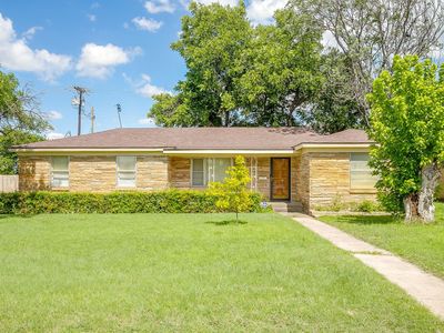 601 Perry Dr