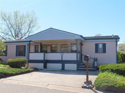12 Breakwater Pl N