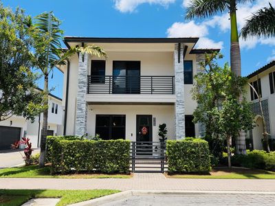 8288 NW 44th Ter