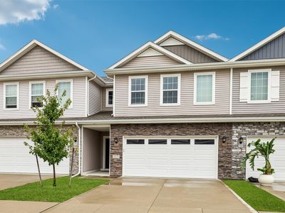 Property at 917 Maywood Ln, Waukee, IA