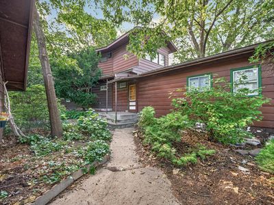 Property at 3560 E Medicine Lake Blvd, Plymouth, MN