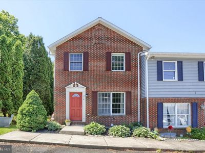 214 Schoolhouse Ln