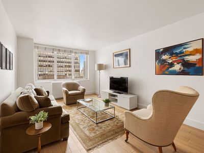 212 E 47th St APT 18A