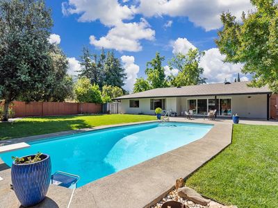 2107 Amador Ave
