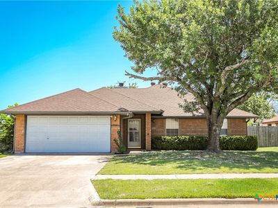 4208 Carolyn Dr