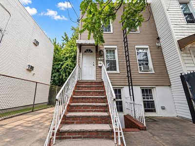 212 Bradford St