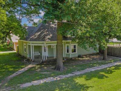 Property at 802 N Linden St, Belle Plaine, KS