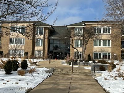 1 Oak Brook Club Dr APT A105