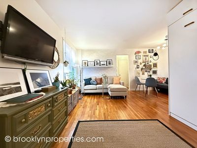 100 Ocean Pkwy APT 1D