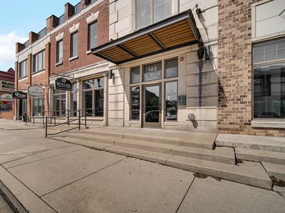 123 N Main St Suite 301