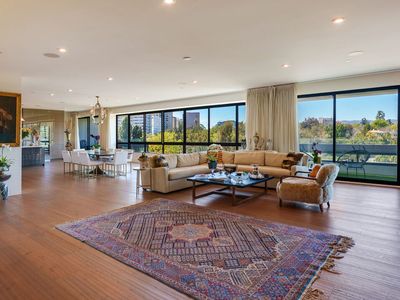 10551 Wilshire Blvd #702/703