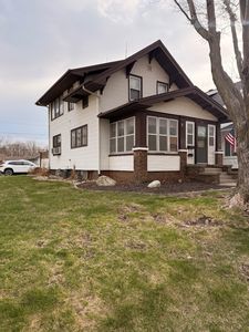 1117 W Main St