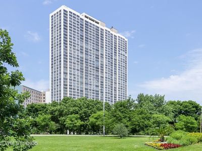 2800 N Lake Shore Dr APT 2813