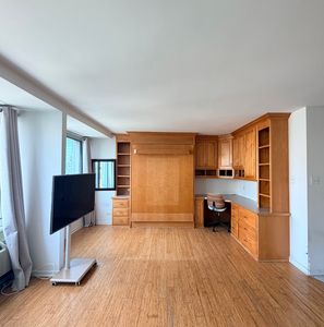 211 E Ohio St APT 2706