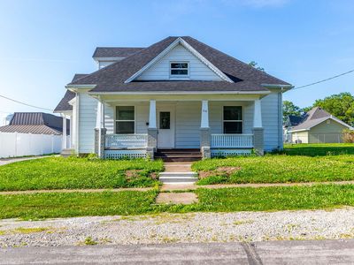 716 W Love St