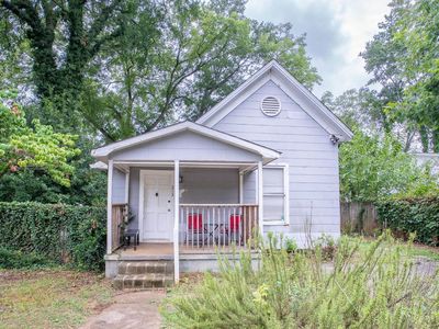 213 Colonial Ave