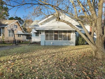 2205 Saint Charles Ave