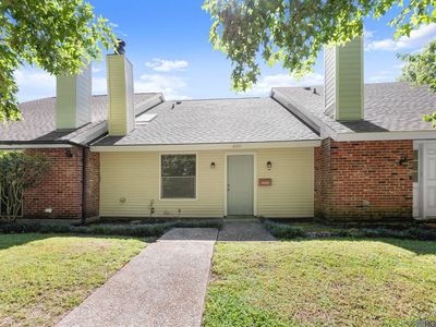 2261 Stonehenge Ave