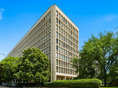 1401 E 55th St APT 307N