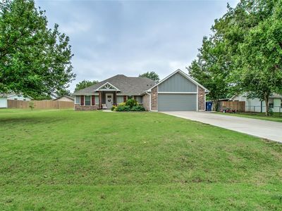 1305 N Valley View Dr