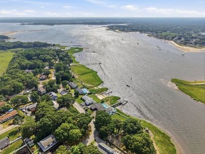 79 Edgewater Dr