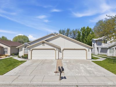 212 S Valley Dr
