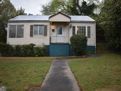 3560 McKenzie Dr